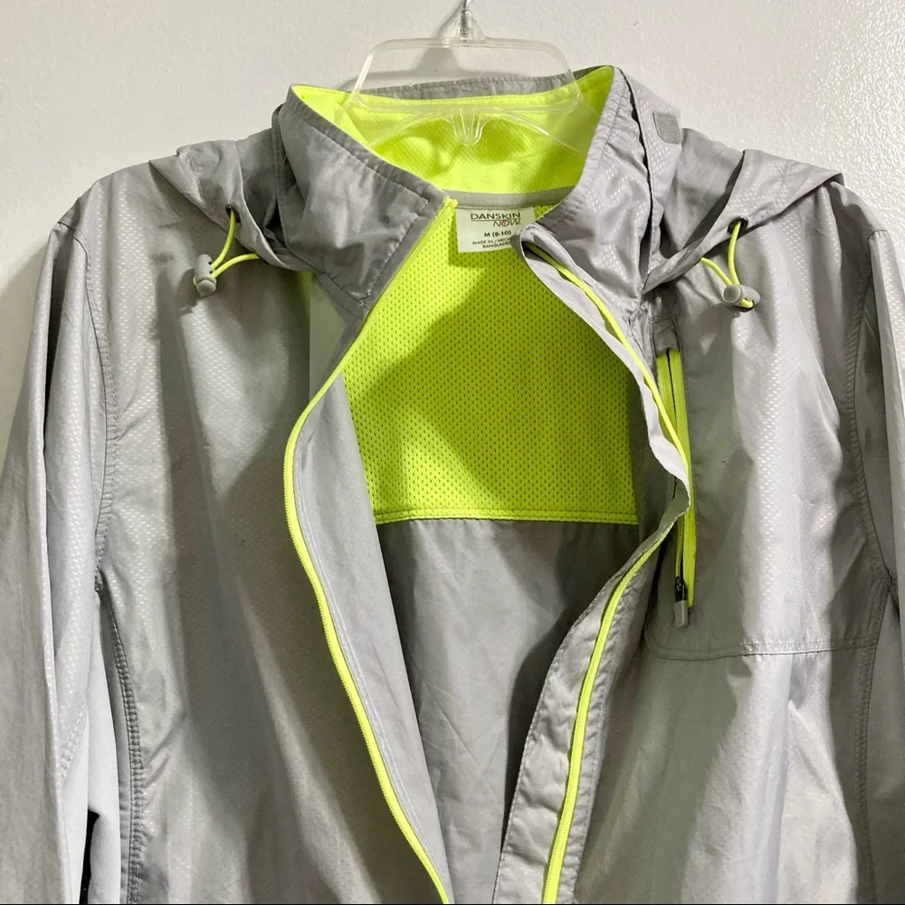 DANSKIN NOW Windbreaker Runner Lightweight Jacket Silver Gray Neon Yellow Medium